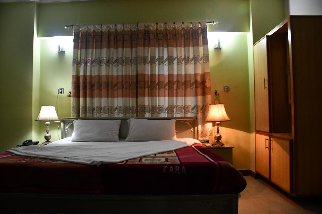 Mir Continental Hotel ムザファラバード エクステリア 写真