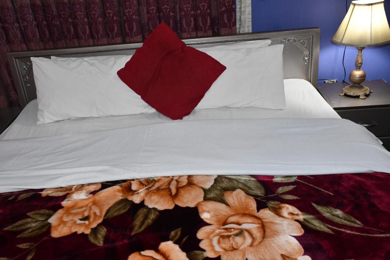 Mir Continental Hotel ムザファラバード エクステリア 写真